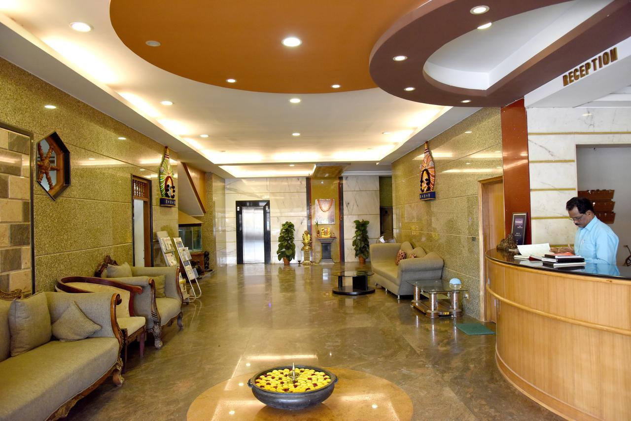 Hotel Sharada International Udupi Esterno foto