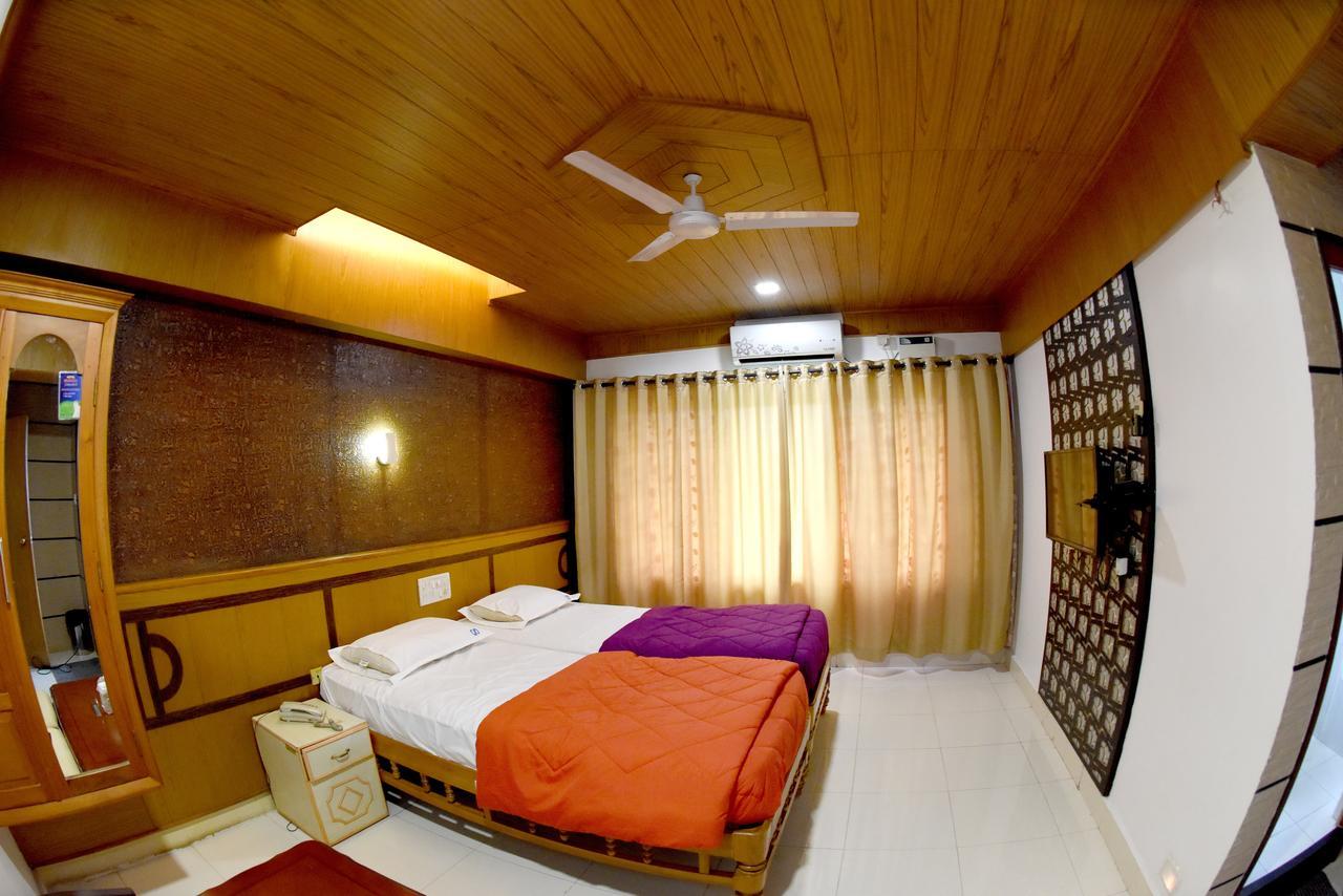 Hotel Sharada International Udupi Esterno foto