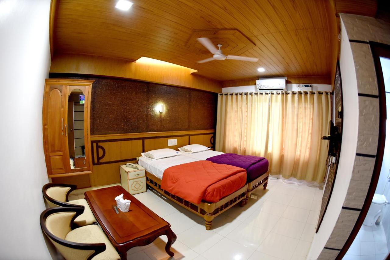 Hotel Sharada International Udupi Esterno foto