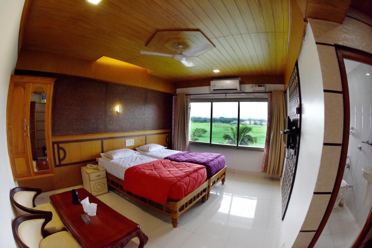 Hotel Sharada International Udupi Esterno foto