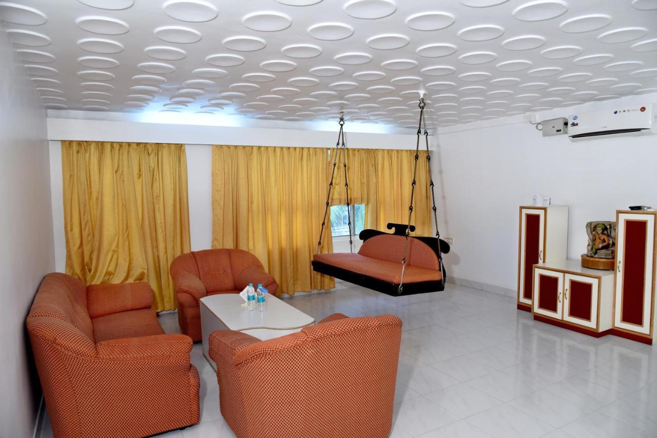 Hotel Sharada International Udupi Esterno foto