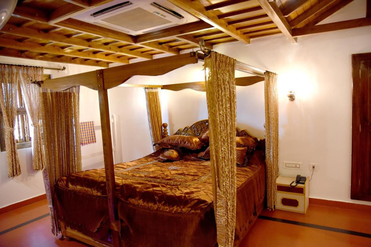 Hotel Sharada International Udupi Esterno foto